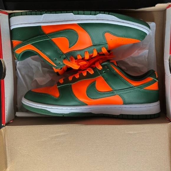 Nike Dunk Low Retro Miami Hurricanes-Size 9.5 main image 8